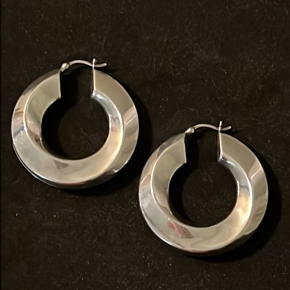 Sundance Dreamy Sterling Silver Abstract Twisty Puff Chunky Hoop Earrings - Picture 8 of 11